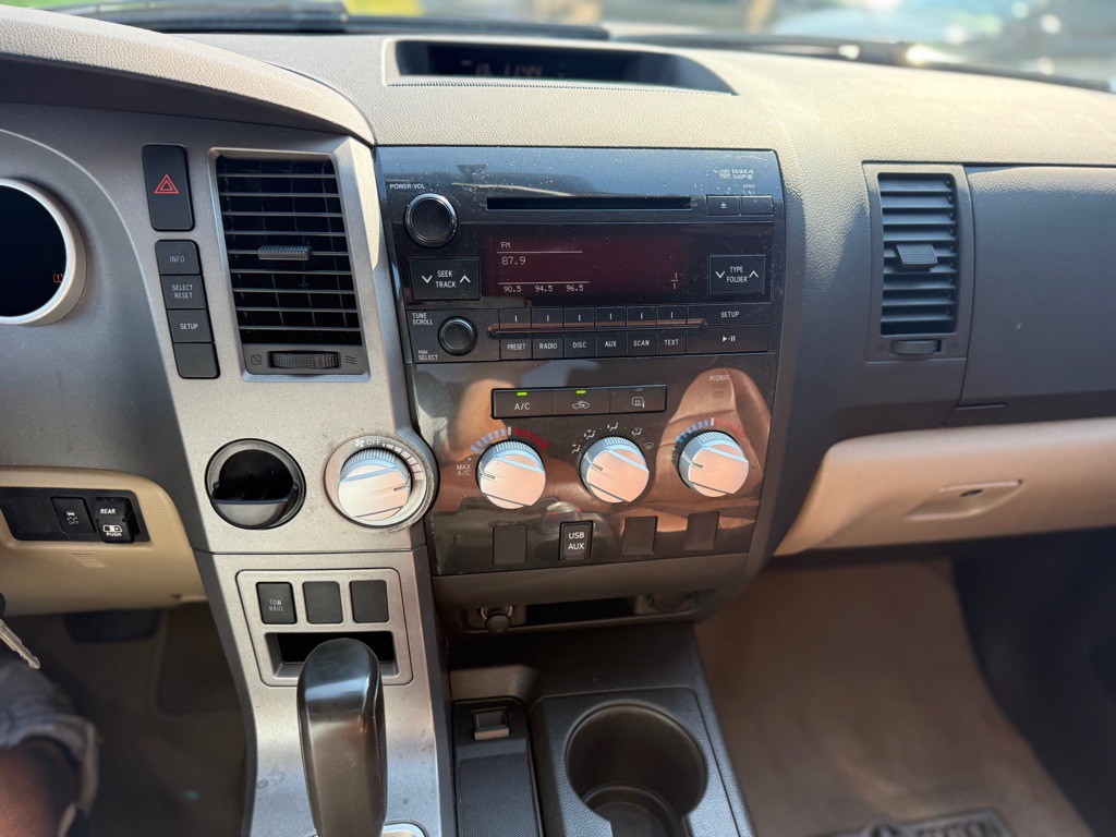 2010 Toyota Tundra Image 28
