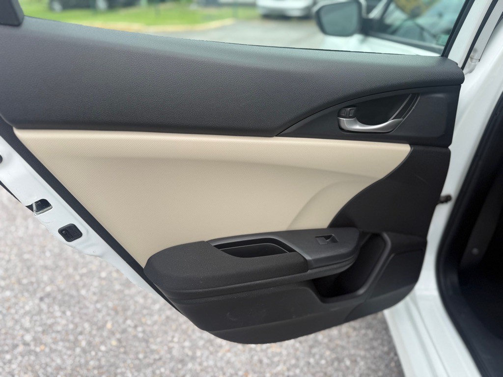 2018 Honda Civic Image 19