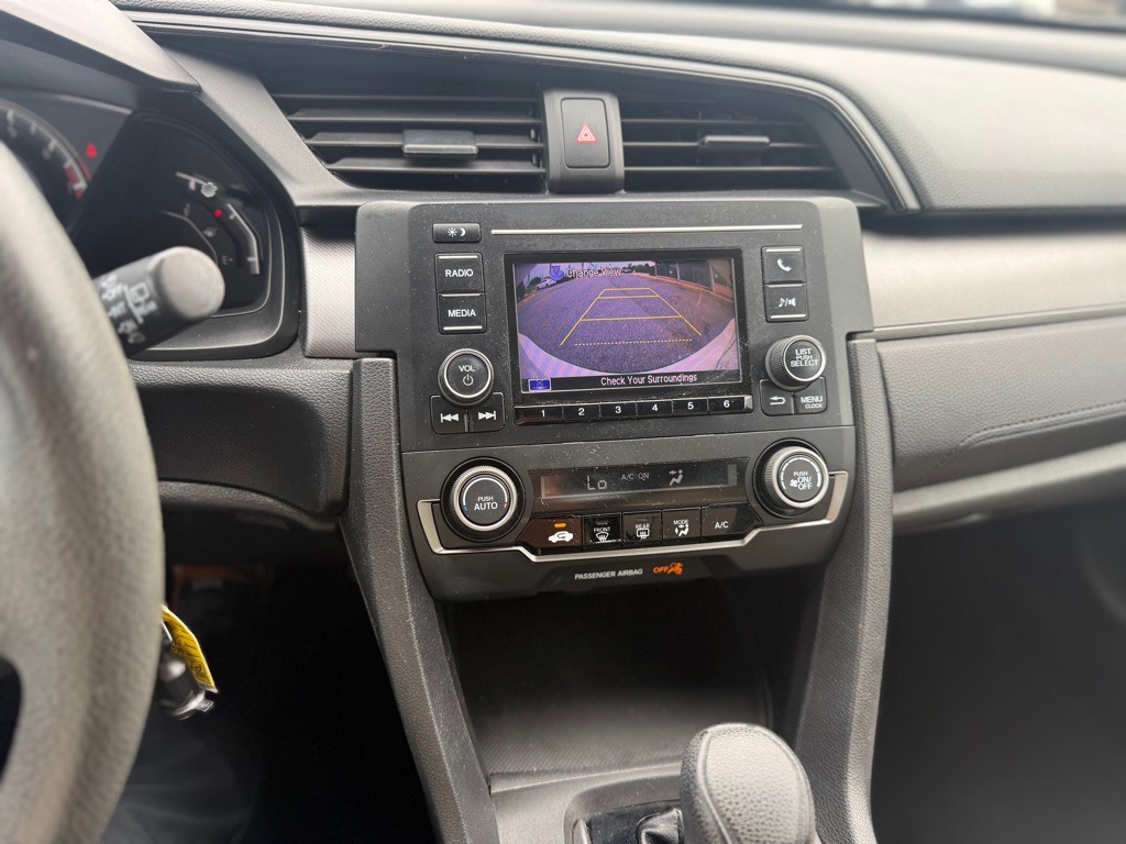 2018 Honda Civic Image 24