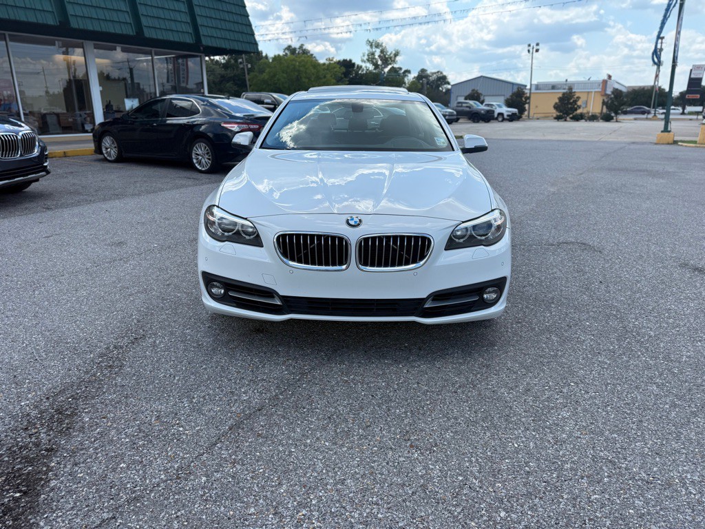 2016 BMW 5 Series Image 2