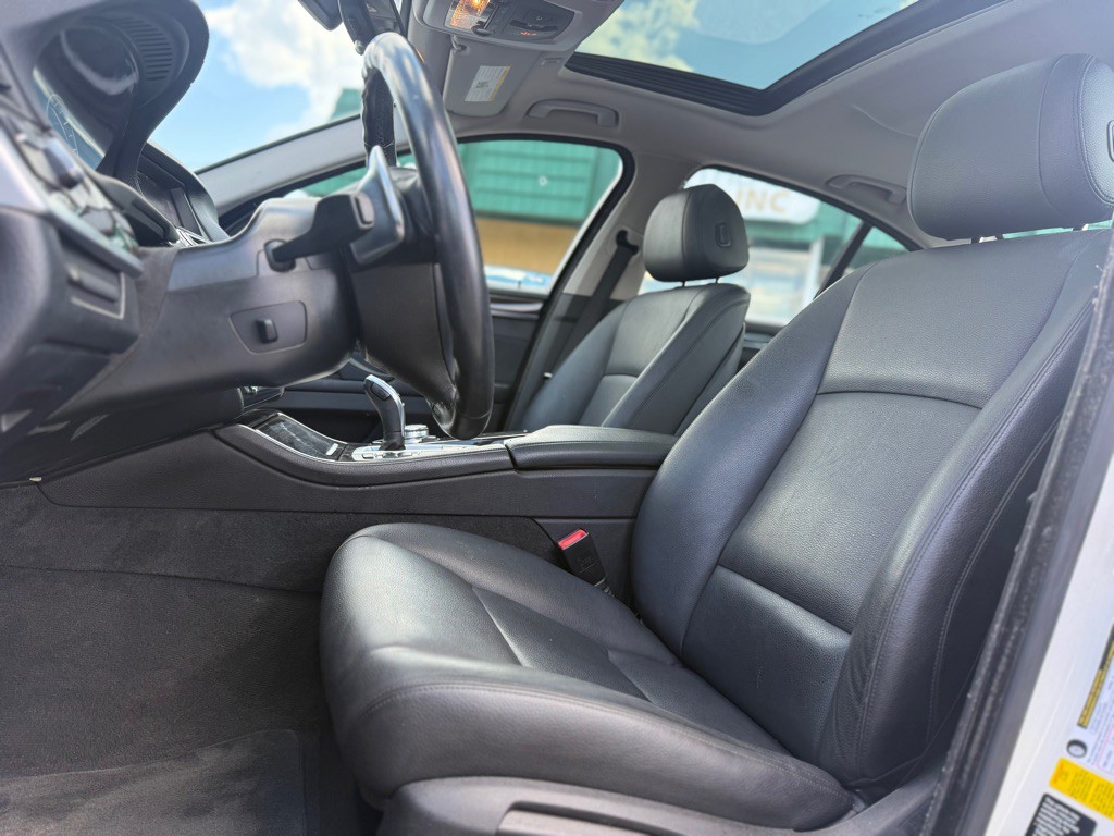 2016 BMW 5 Series Image 10