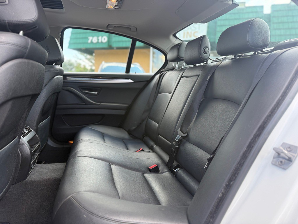 2016 BMW 5 Series Image 12