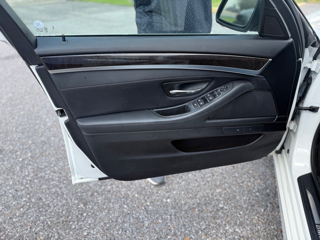 2016 BMW 5 Series Image 22