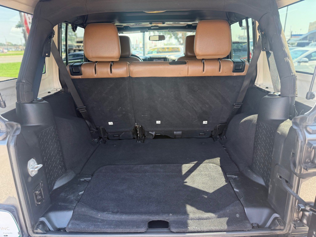 2014 Jeep Wrangler Unlimited Image 20