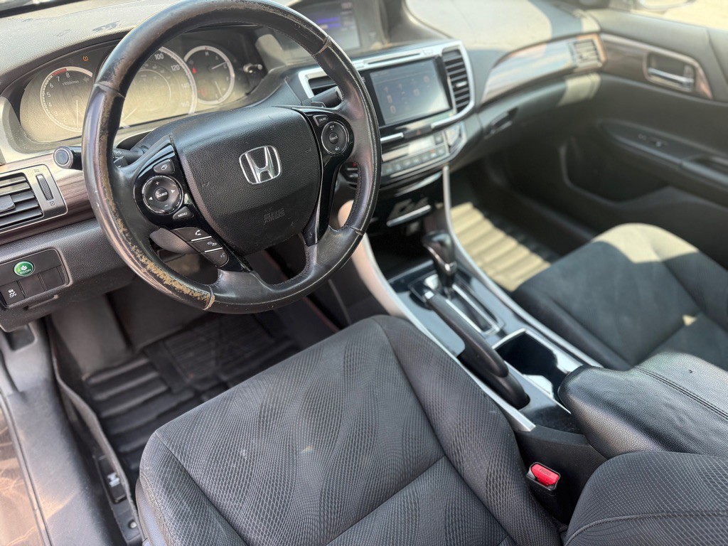 2016 Honda Accord Image 11