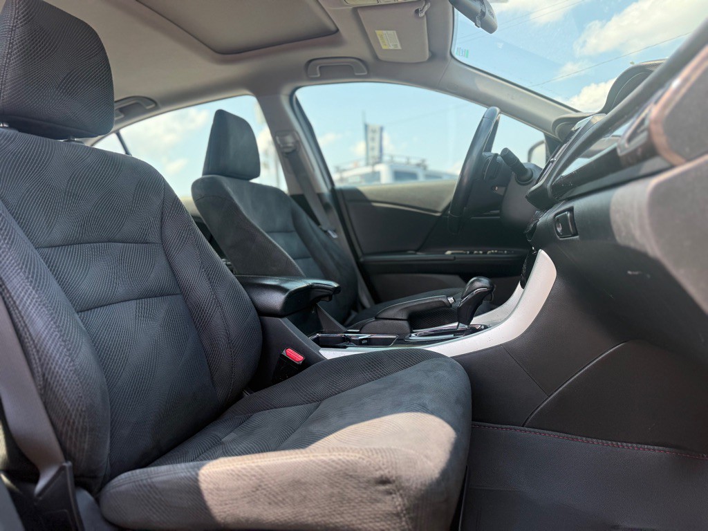2016 Honda Accord Image 14
