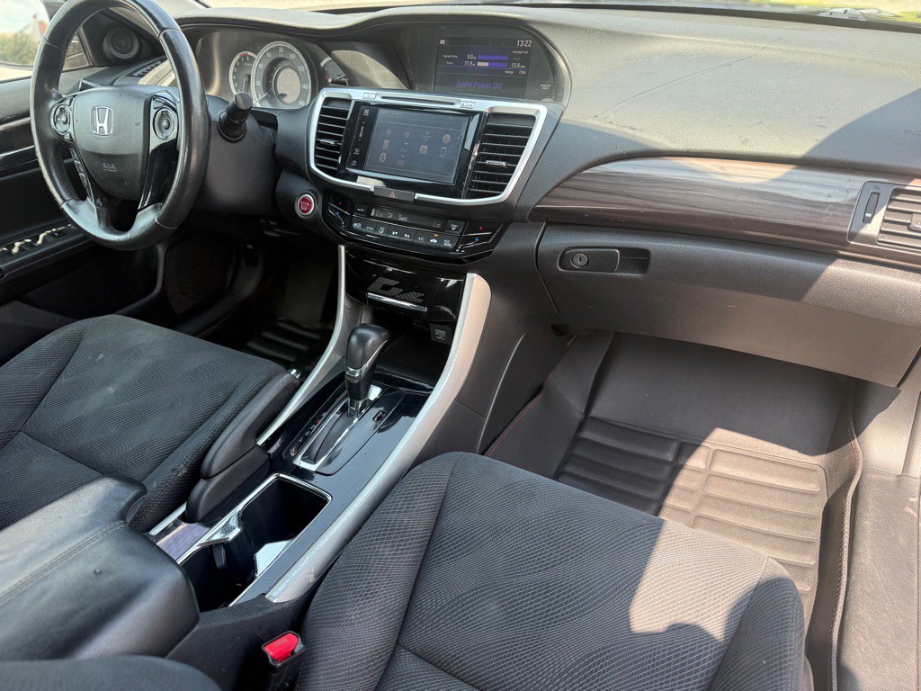 2016 Honda Accord Image 15