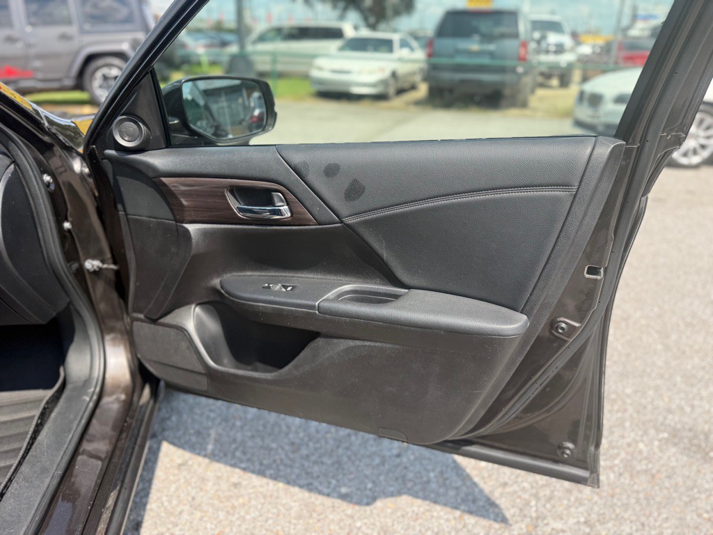 2016 Honda Accord Image 20