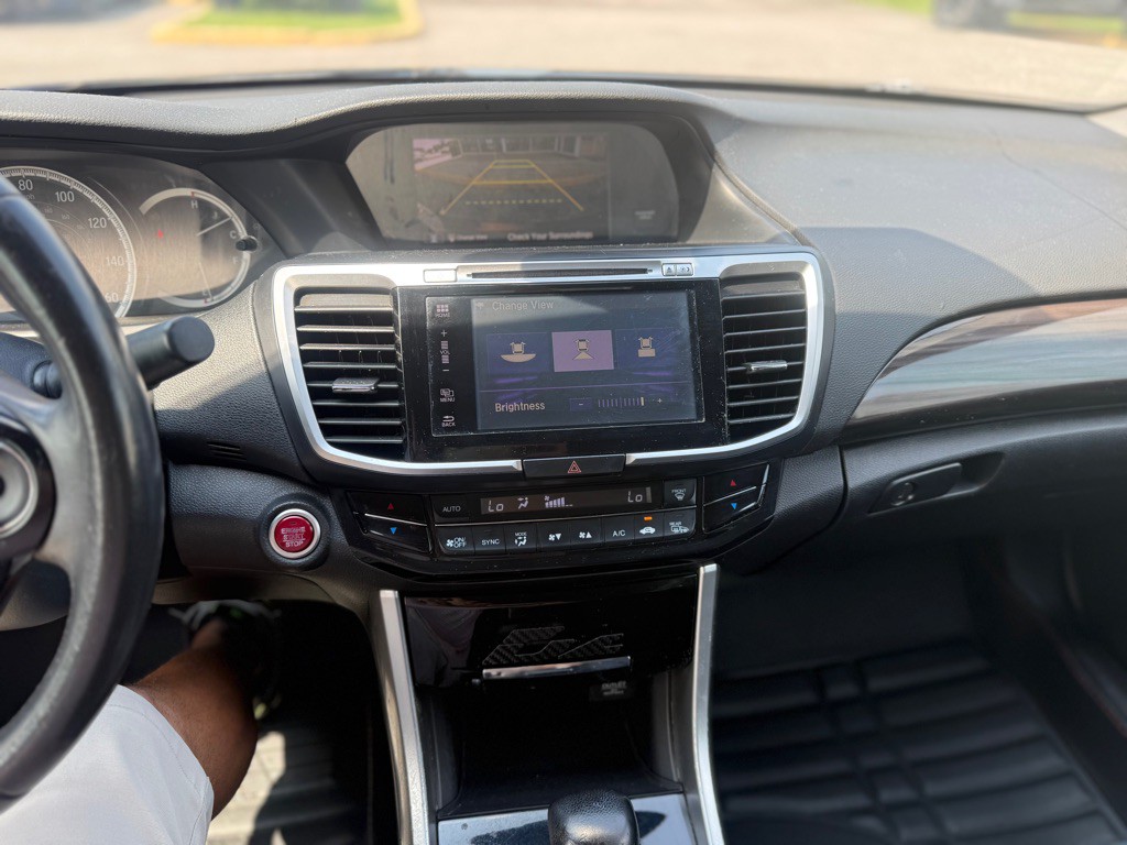 2016 Honda Accord Image 22
