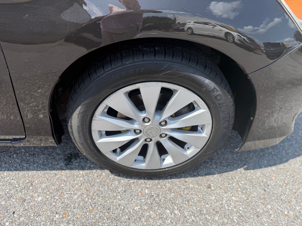 2016 Honda Accord Image 28