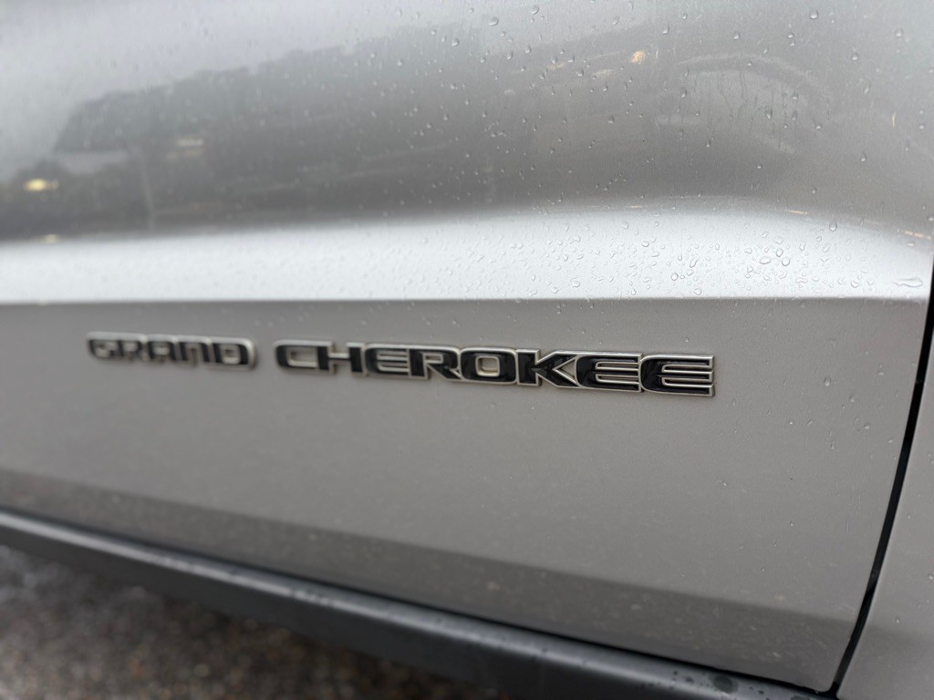 2018 Jeep Grand Cherokee Image 9