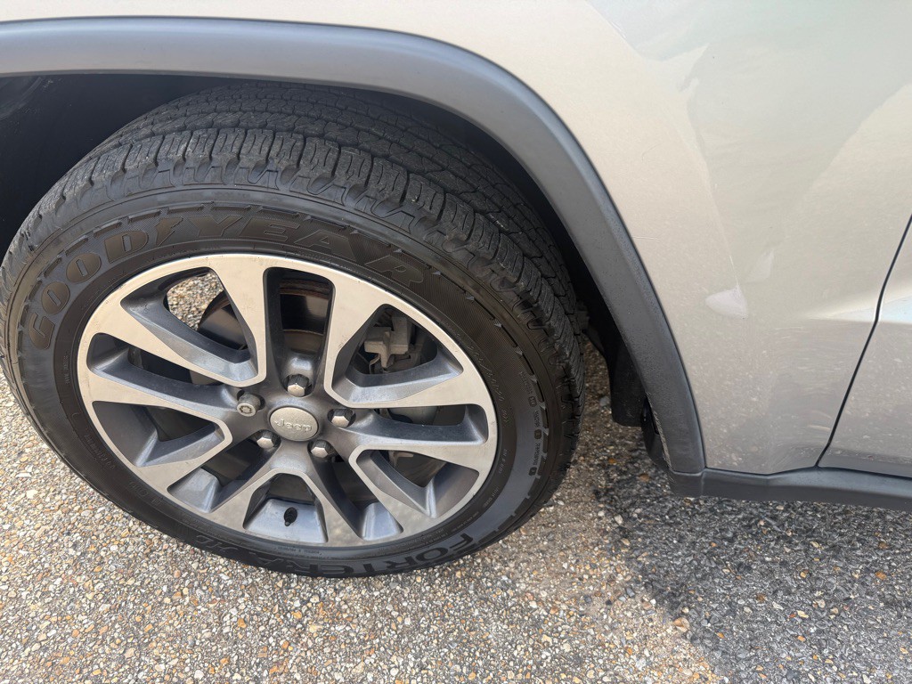 2018 Jeep Grand Cherokee Image 38