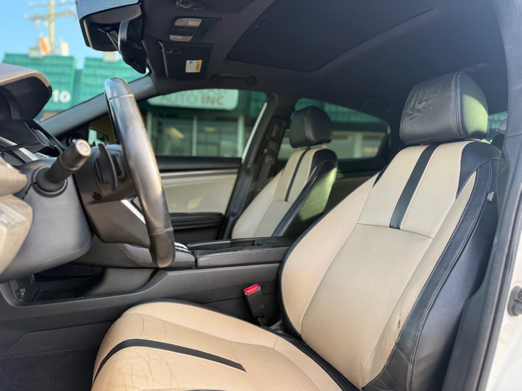 2017 Honda Civic Image 15