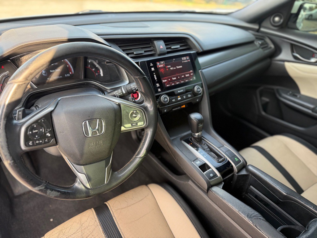 2017 Honda Civic Image 16