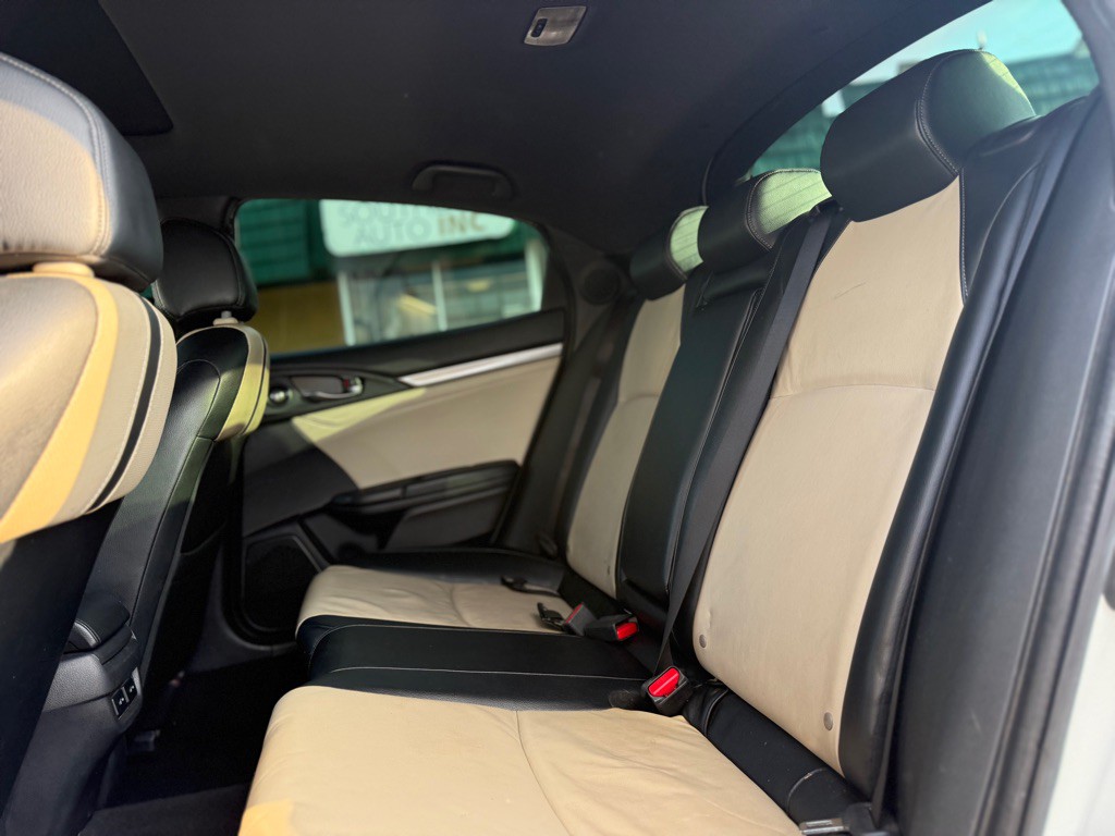 2017 Honda Civic Image 17