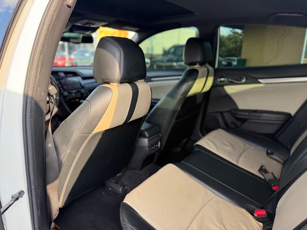 2017 Honda Civic Image 18