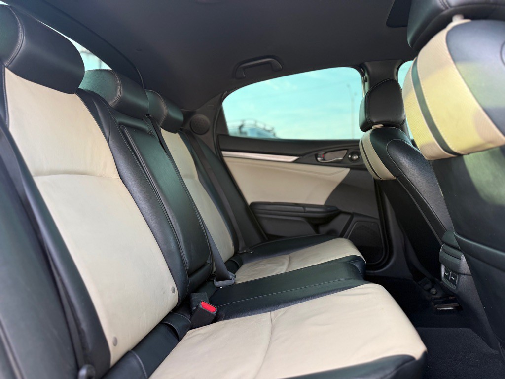2017 Honda Civic Image 21