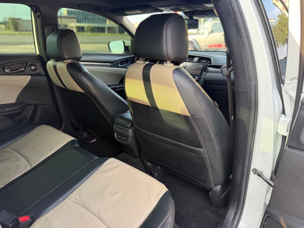 2017 Honda Civic Image 22