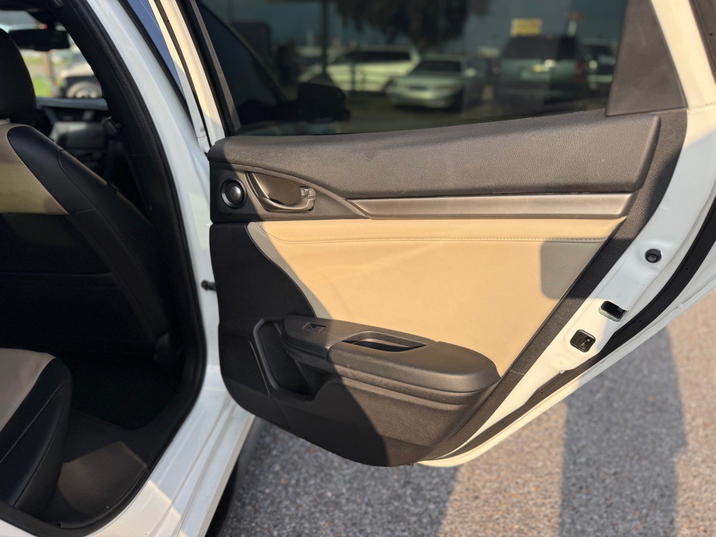 2017 Honda Civic Image 23