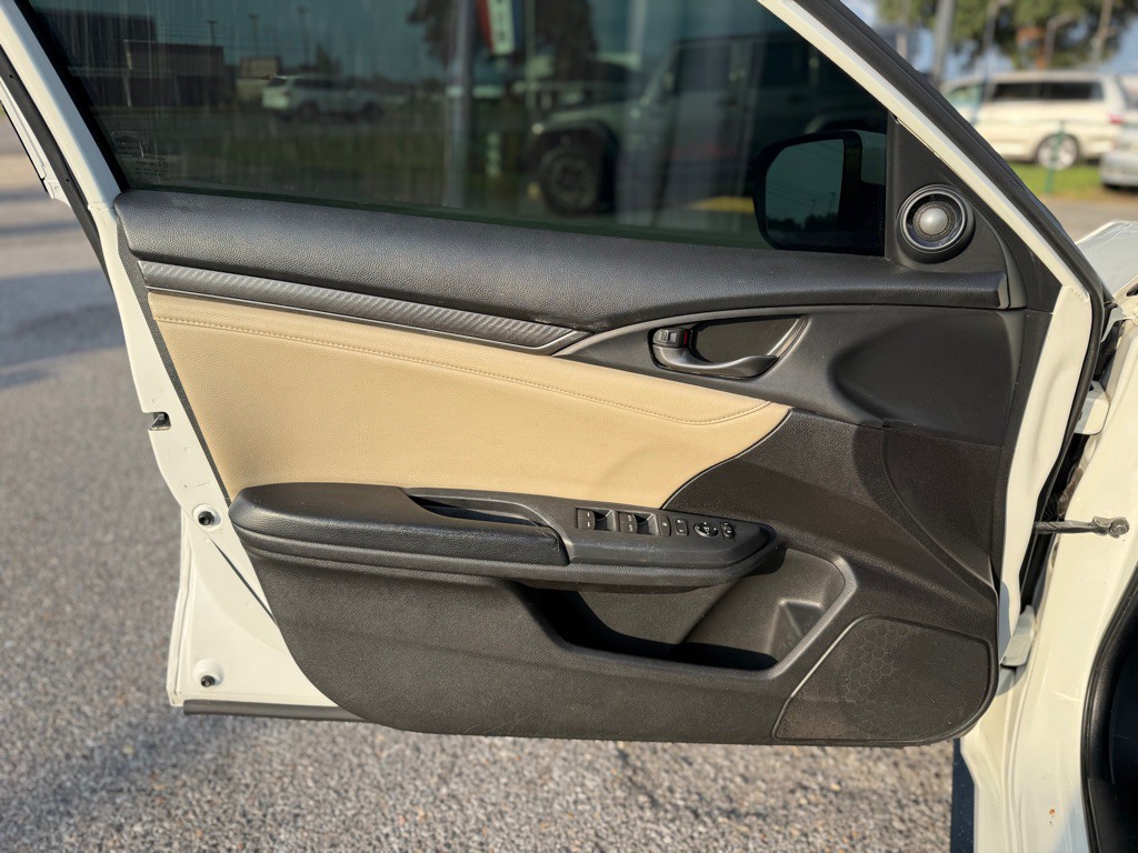 2017 Honda Civic Image 26