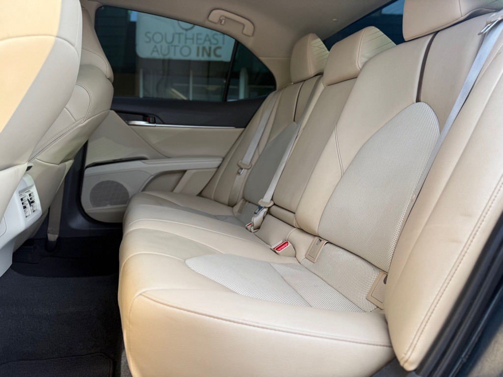 2020 Toyota Camry Image 12