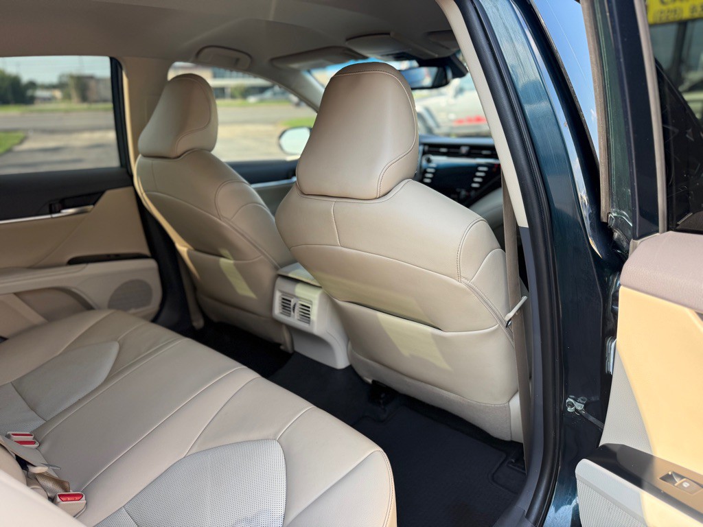 2020 Toyota Camry Image 17