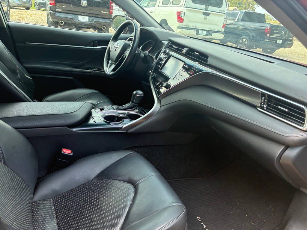 2018 Toyota Camry Image 19
