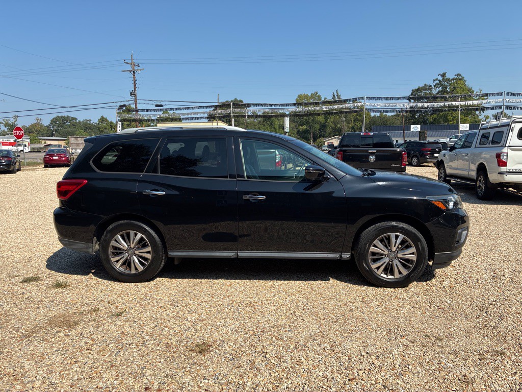2018 Nissan Pathfinder Image 4