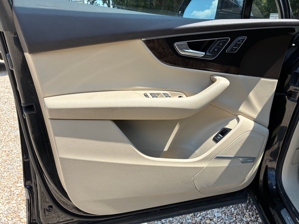 2018 Audi Q7 Image 10