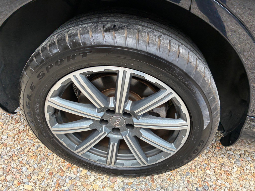 2018 Audi Q7 Image 32