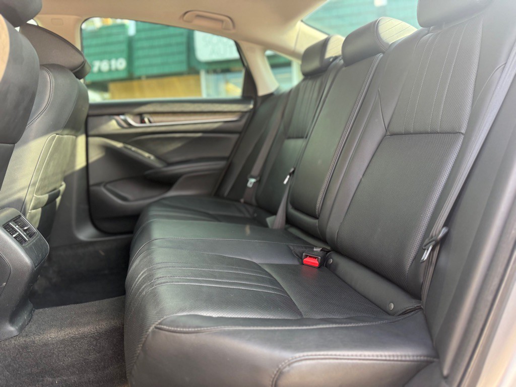 2018 Honda Accord Image 12