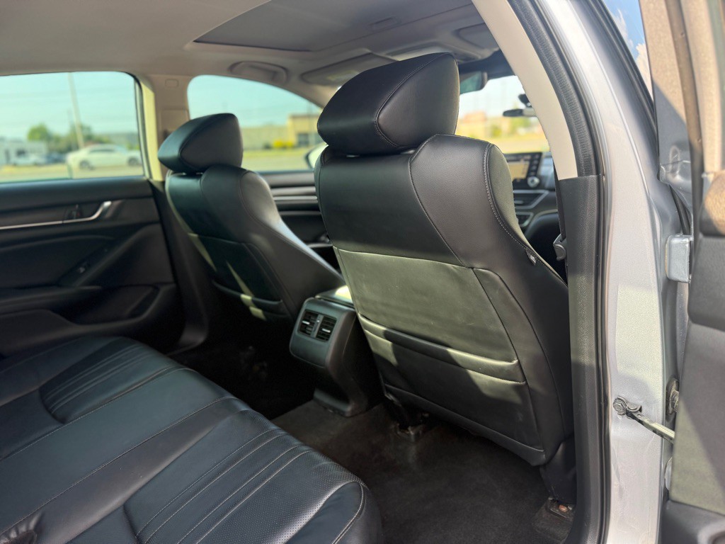2018 Honda Accord Image 17
