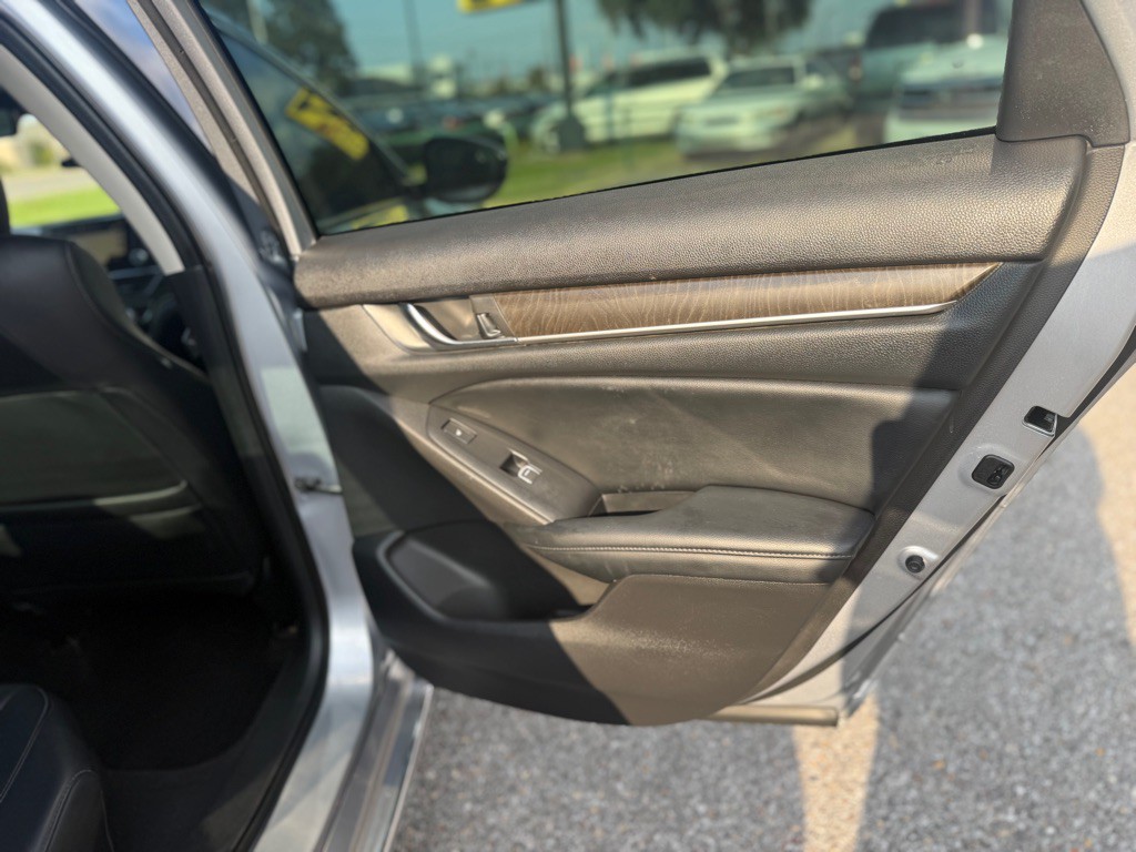 2018 Honda Accord Image 18