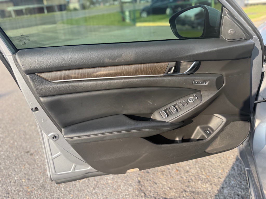2018 Honda Accord Image 21