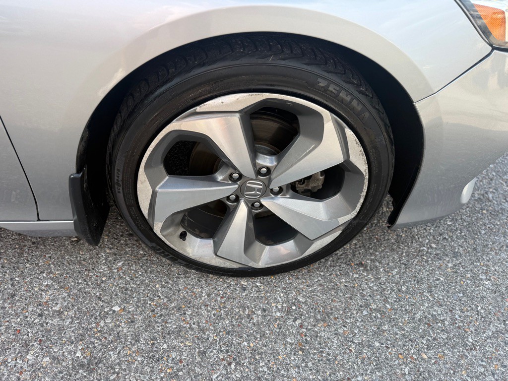2018 Honda Accord Image 25