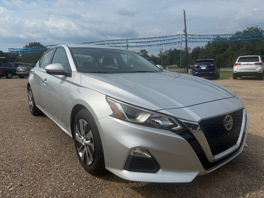 2020 Nissan Altima Image 3