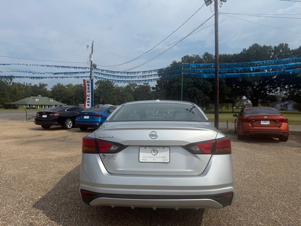 2020 Nissan Altima Image 6