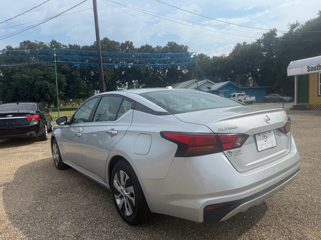 2020 Nissan Altima Image 7