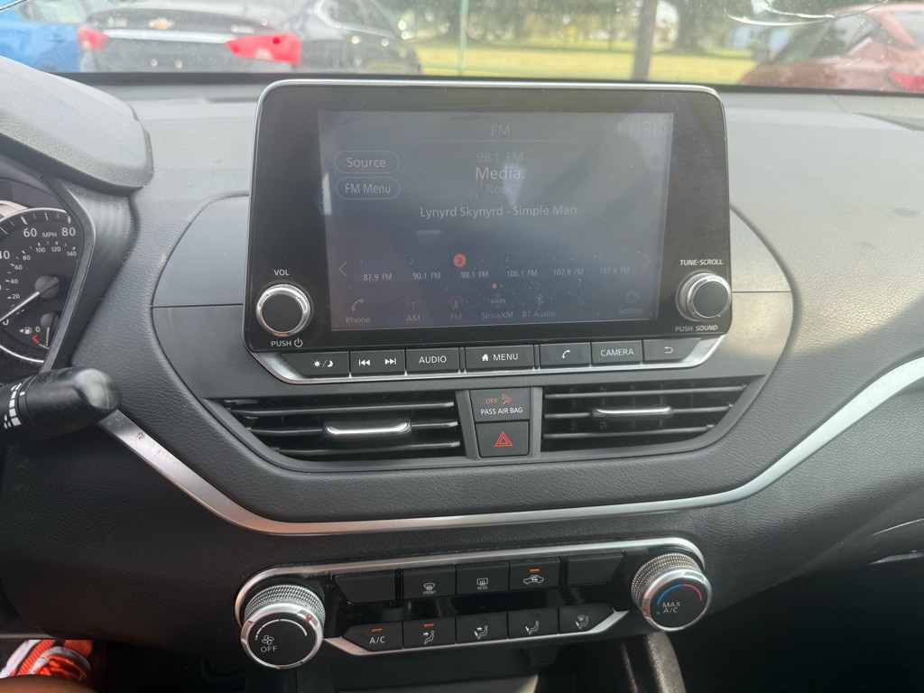 2020 Nissan Altima Image 12