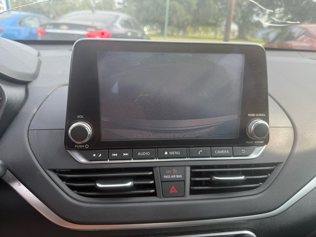 2020 Nissan Altima Image 13