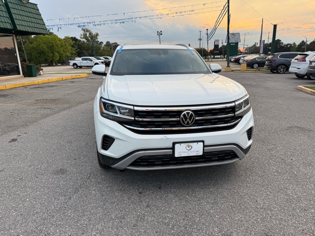 2020 Volkswagen Atlas Cross Sport Image 2
