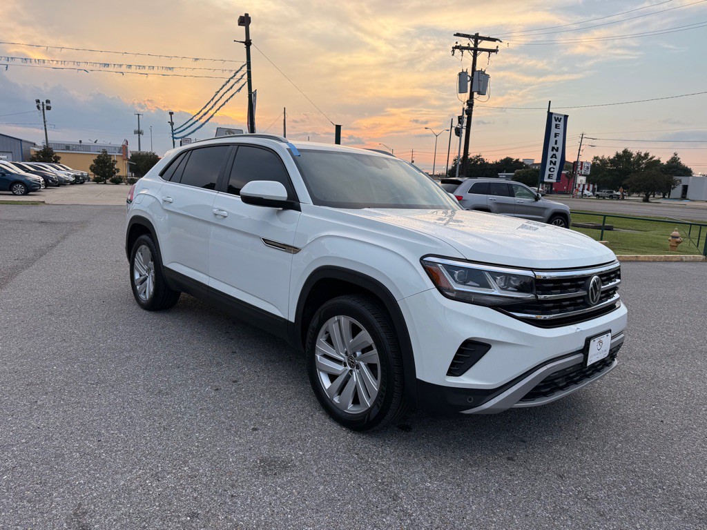 2020 Volkswagen Atlas Cross Sport Image 3