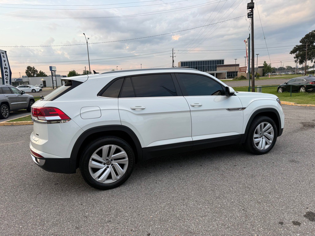2020 Volkswagen Atlas Cross Sport Image 4