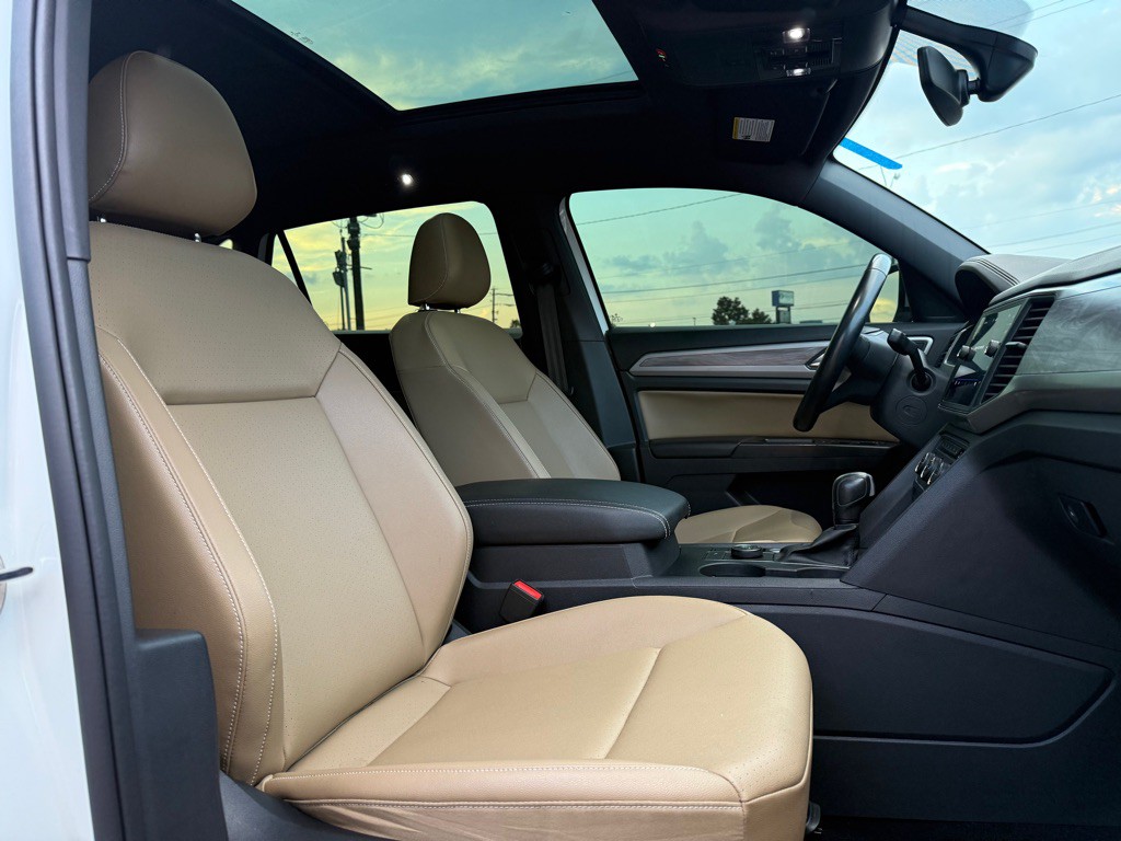 2020 Volkswagen Atlas Cross Sport Image 12