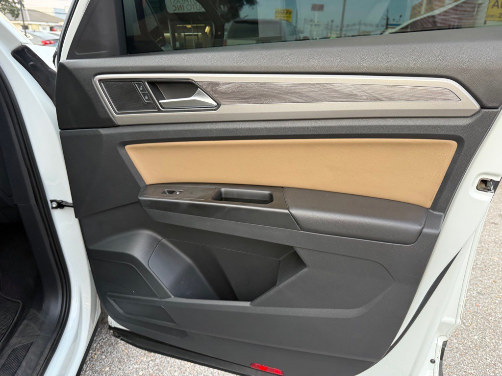 2020 Volkswagen Atlas Cross Sport Image 18