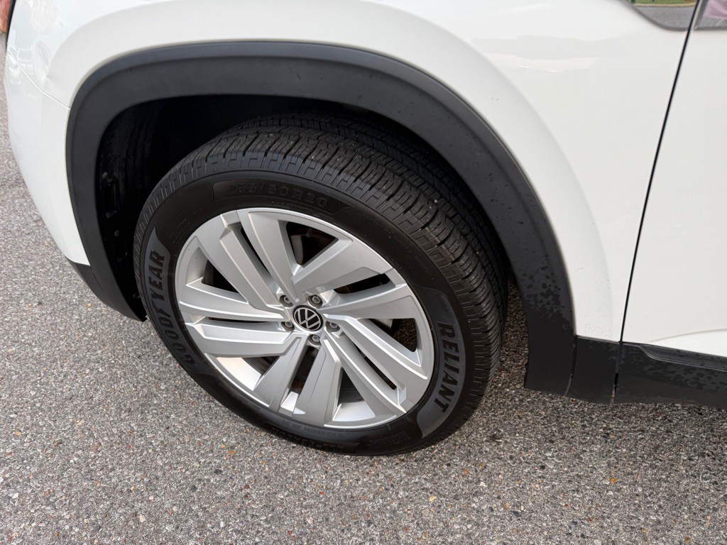 2020 Volkswagen Atlas Cross Sport Image 25