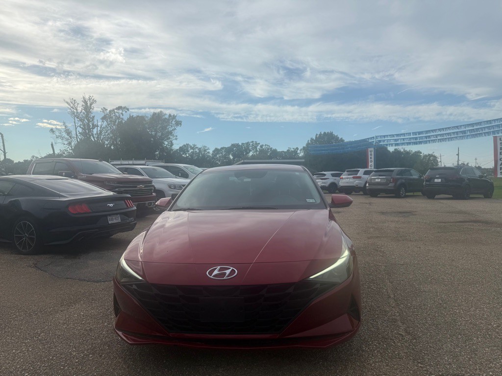 2021 Hyundai Elantra Image 2