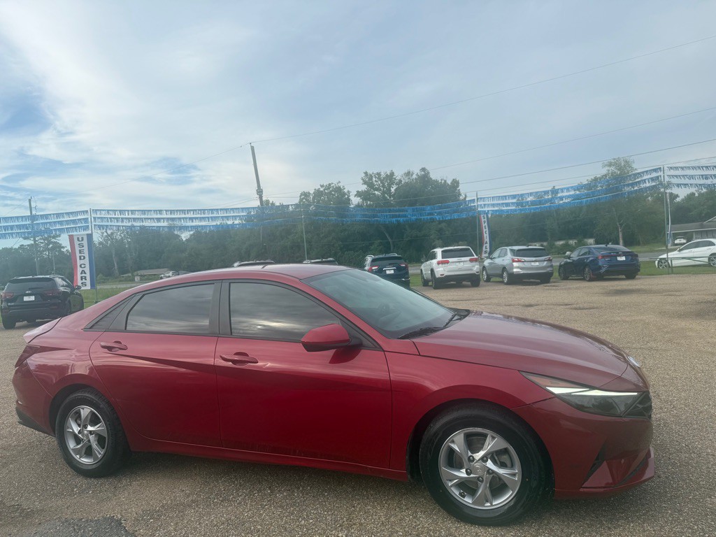 2021 Hyundai Elantra Image 3