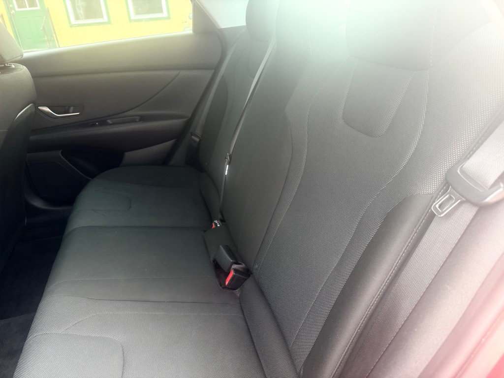 2021 Hyundai Elantra Image 8