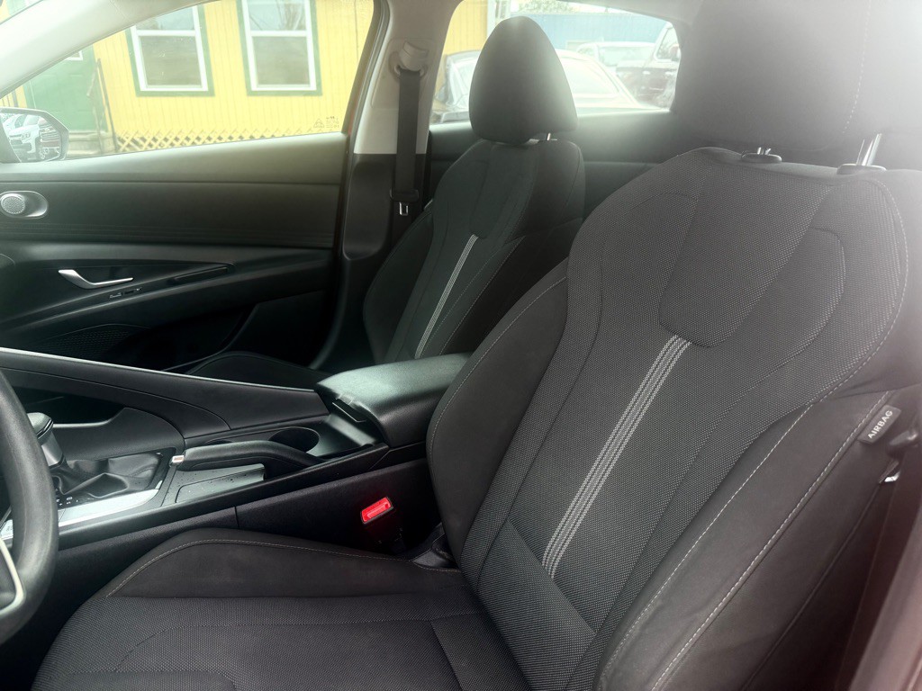 2021 Hyundai Elantra Image 9